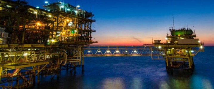 Los países árabes del Golfo anunciaron hasta US$ 10 mil millones en nuevos proyectos en el sector del petróleo y el gas durante el primer trimestre de 2021, del total de US$ 32.3 mil millones de proyectos en todos los sectores, mostró un nuevo informe esta semana.