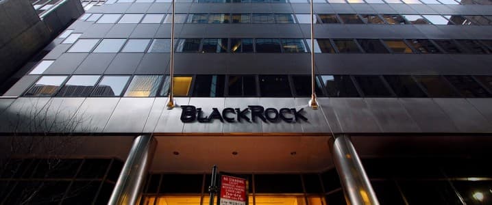 Blackrock: Los inversores no pueden ''huir'' de la industria petrolera