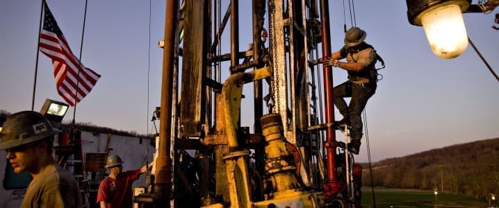 Estados Unidos acelera plan de tres niveles para reducir los precios del petróleo