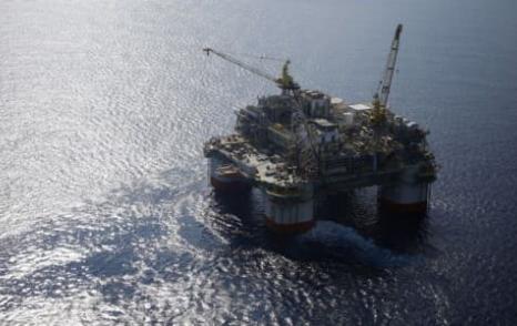 Funcionarios estatales y locales de Estados Unidos piden a Biden que prohíba nuevos permisos petroleros