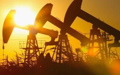 Nuestra revisión de 2021 asesta un duro golpe para el tamaño de los recursos petroleros recuperables restantes del mundo, pero también muestra que la producción y el consumo de petróleo pueden alinearse con los objetivos climáticos.