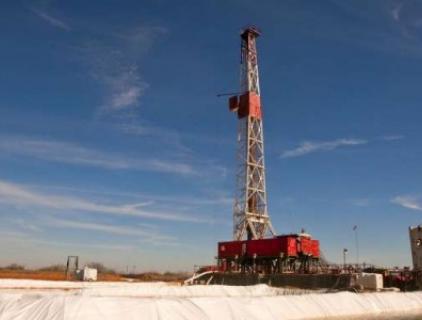 El petróleo continúa deslizándose mientras la OPEP se mantiene en silencio